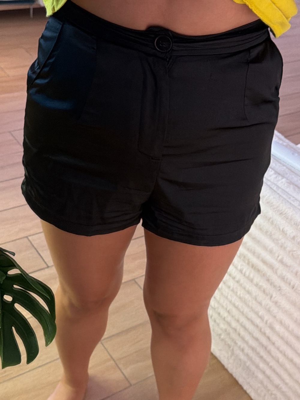 SHEIN Black High-Waist Casual Shorts